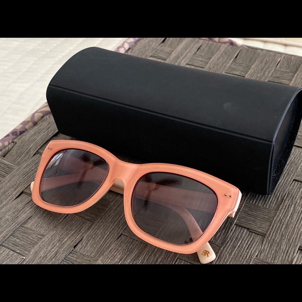 sunglasses 🕶